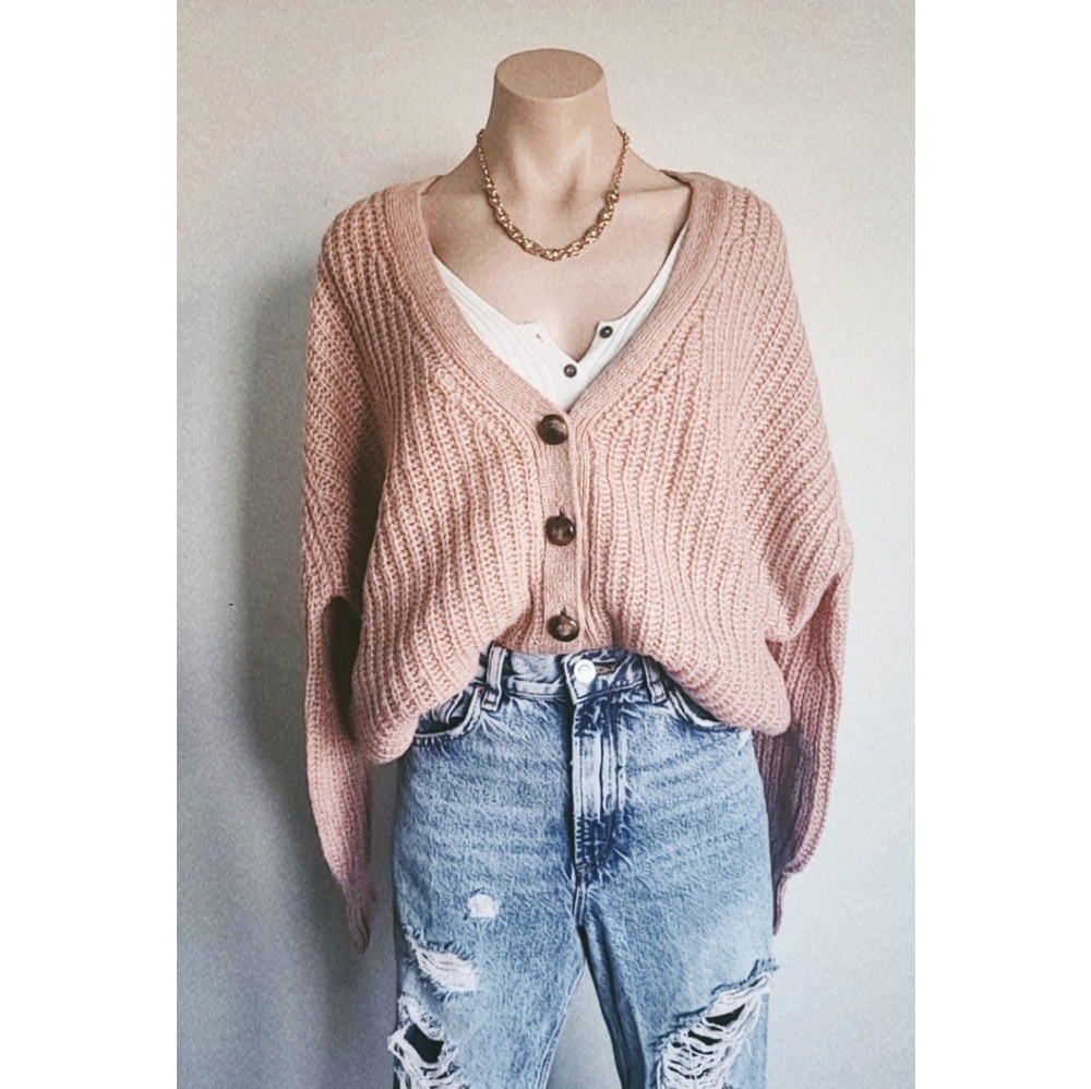 🚨LAST ONE// pink Cardigan - Picture 4 of 4